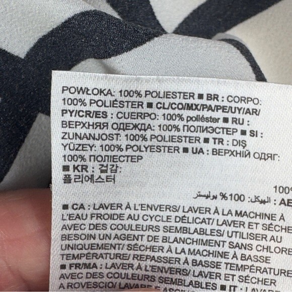 Banana Republic Windowpane Print Blouse - Size Small - EUC - Picture 9 of 9